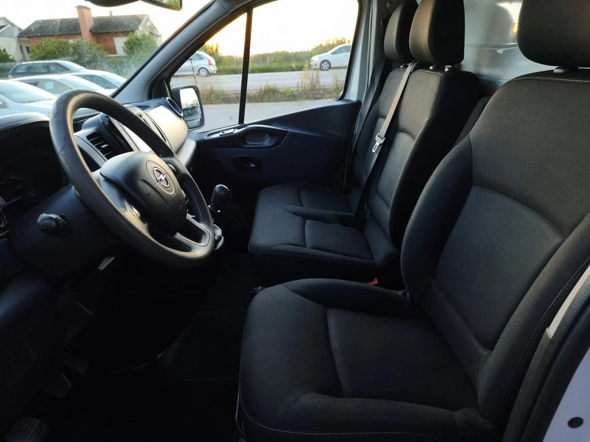 opel-vivaro-2016-diesel-1598cc