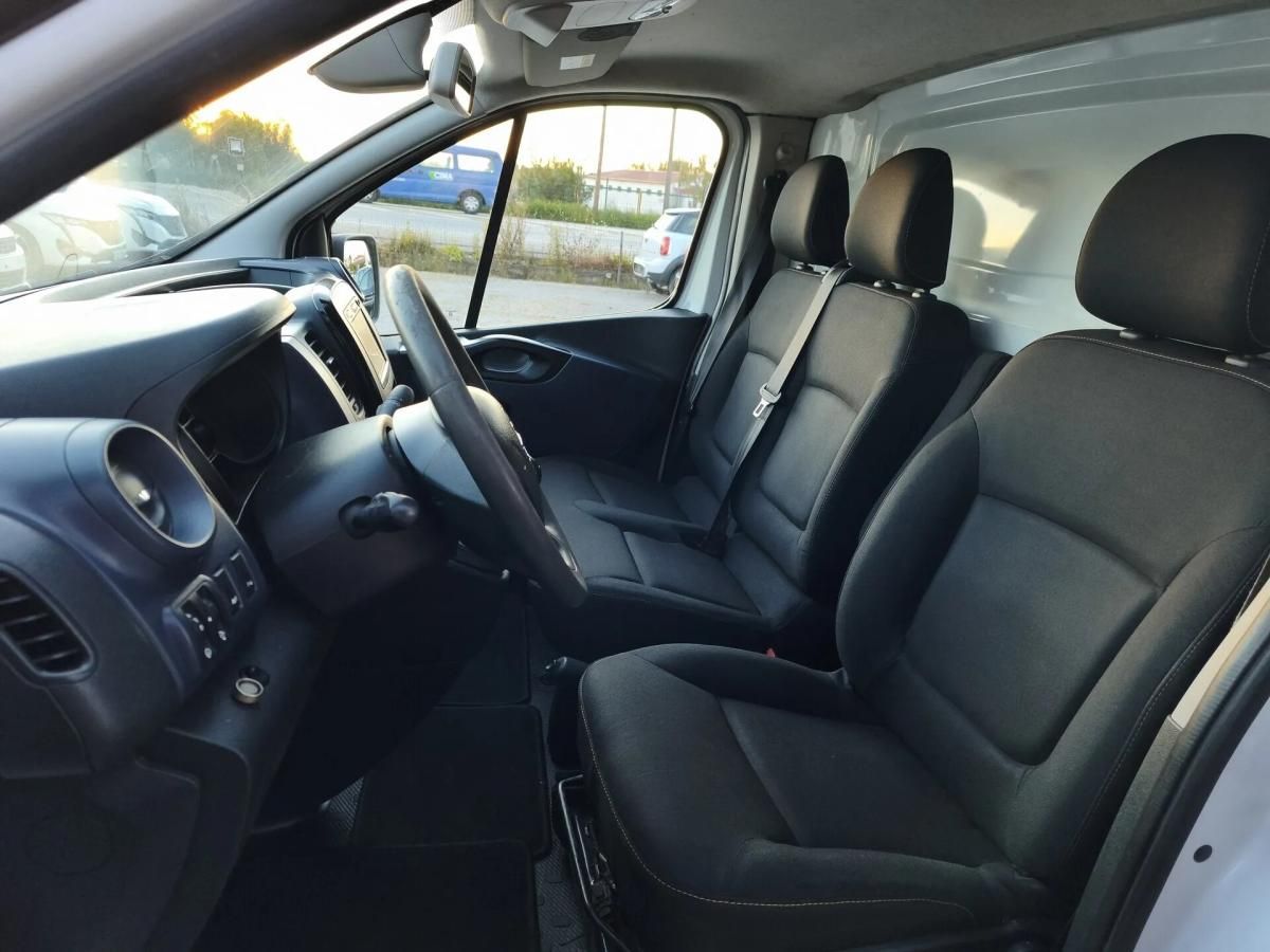 opel-vivaro-2016-diesel-1598cc