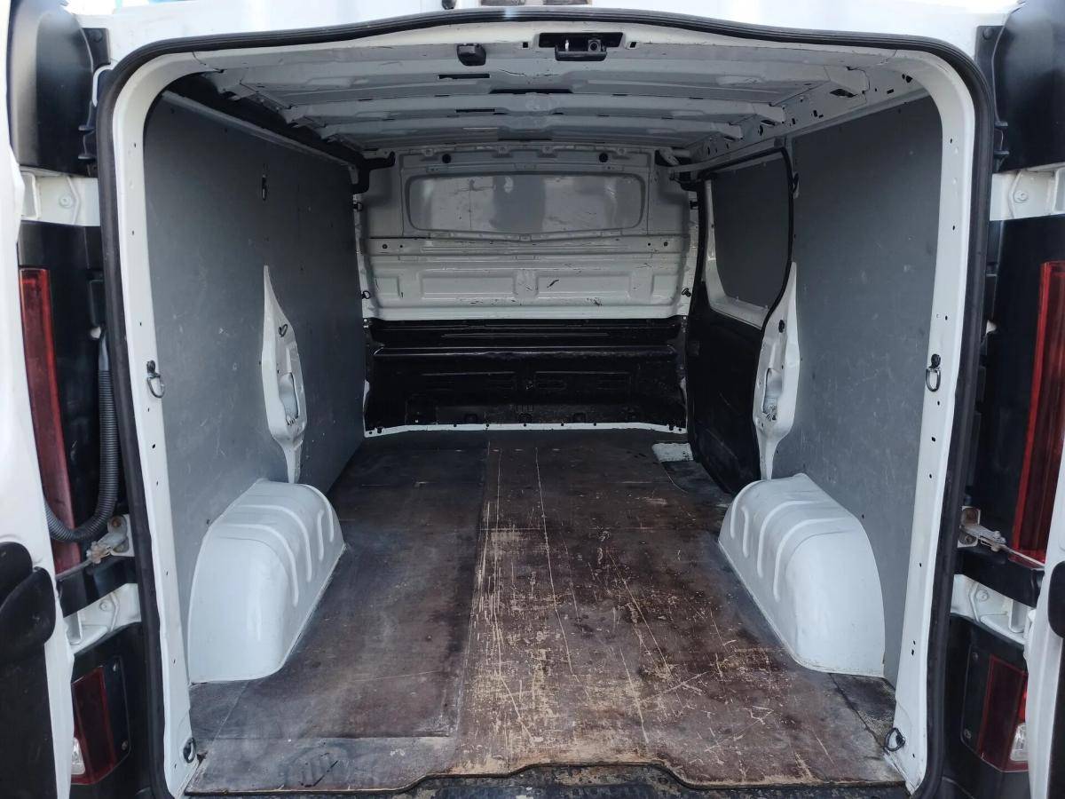 opel-vivaro-2016-diesel-1598cc