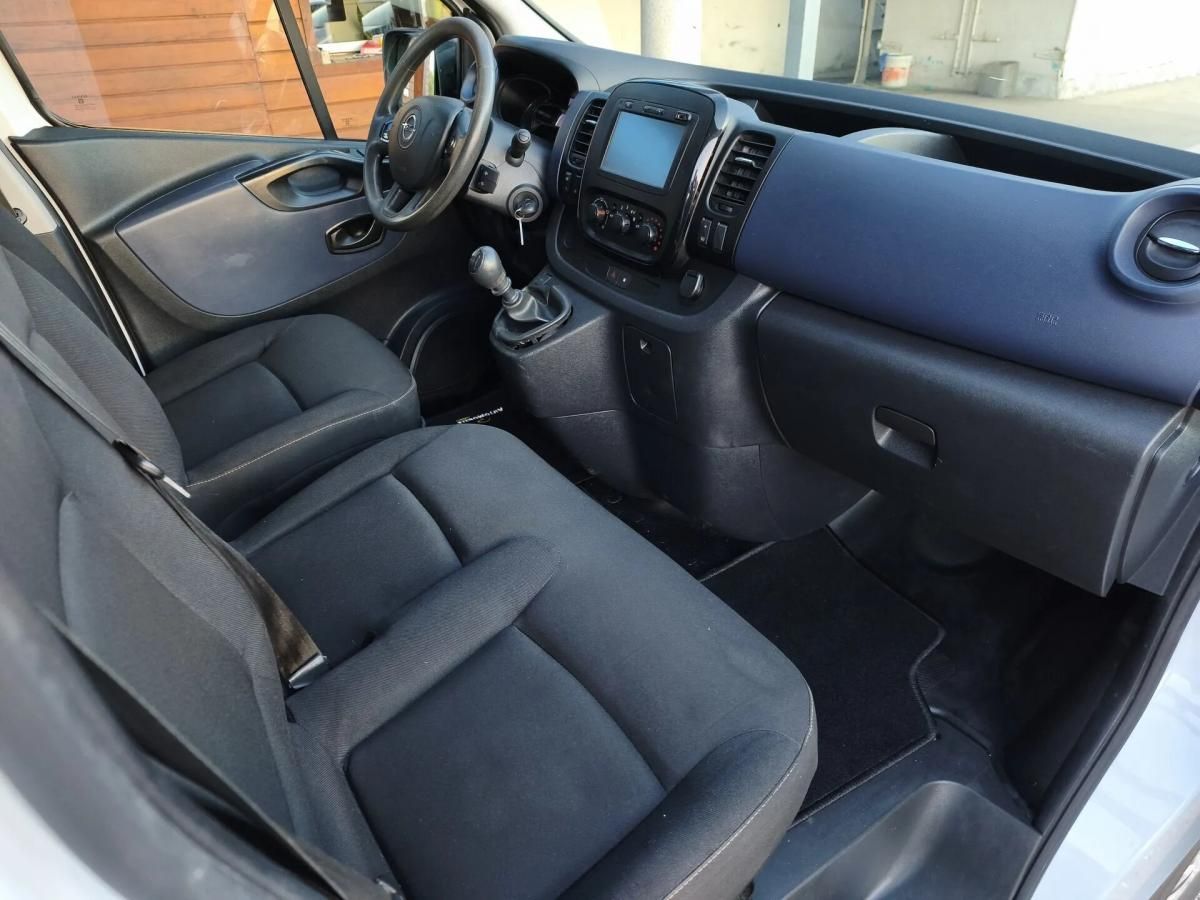 opel-vivaro-2016-diesel-1598cc
