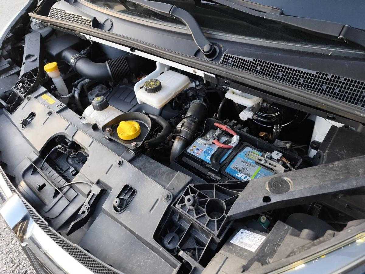 opel-vivaro-2016-diesel-1598cc