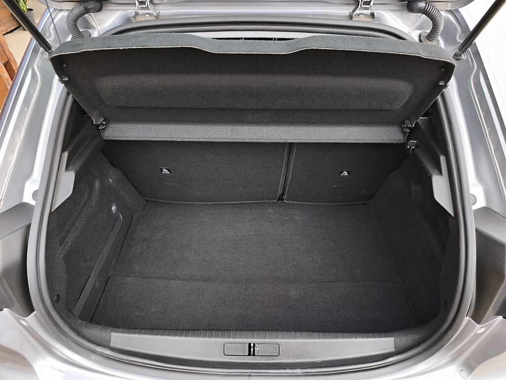 peugeot-208-1-2-puretech-2023-gasolina-1199cc