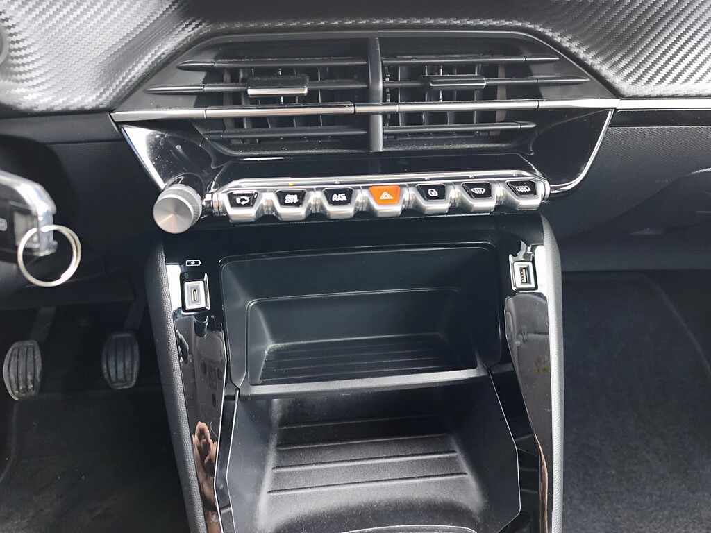 peugeot-208-1-2-puretech-2023-gasolina-1199cc
