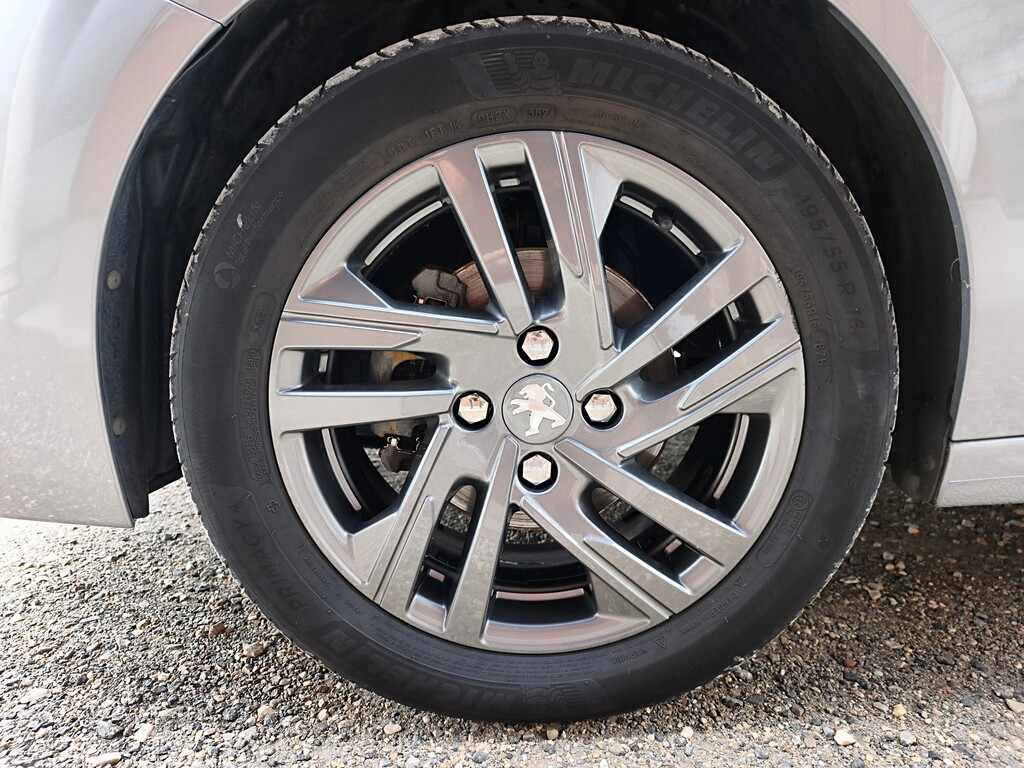 peugeot-208-1-2-puretech-2023-gasolina-1199cc