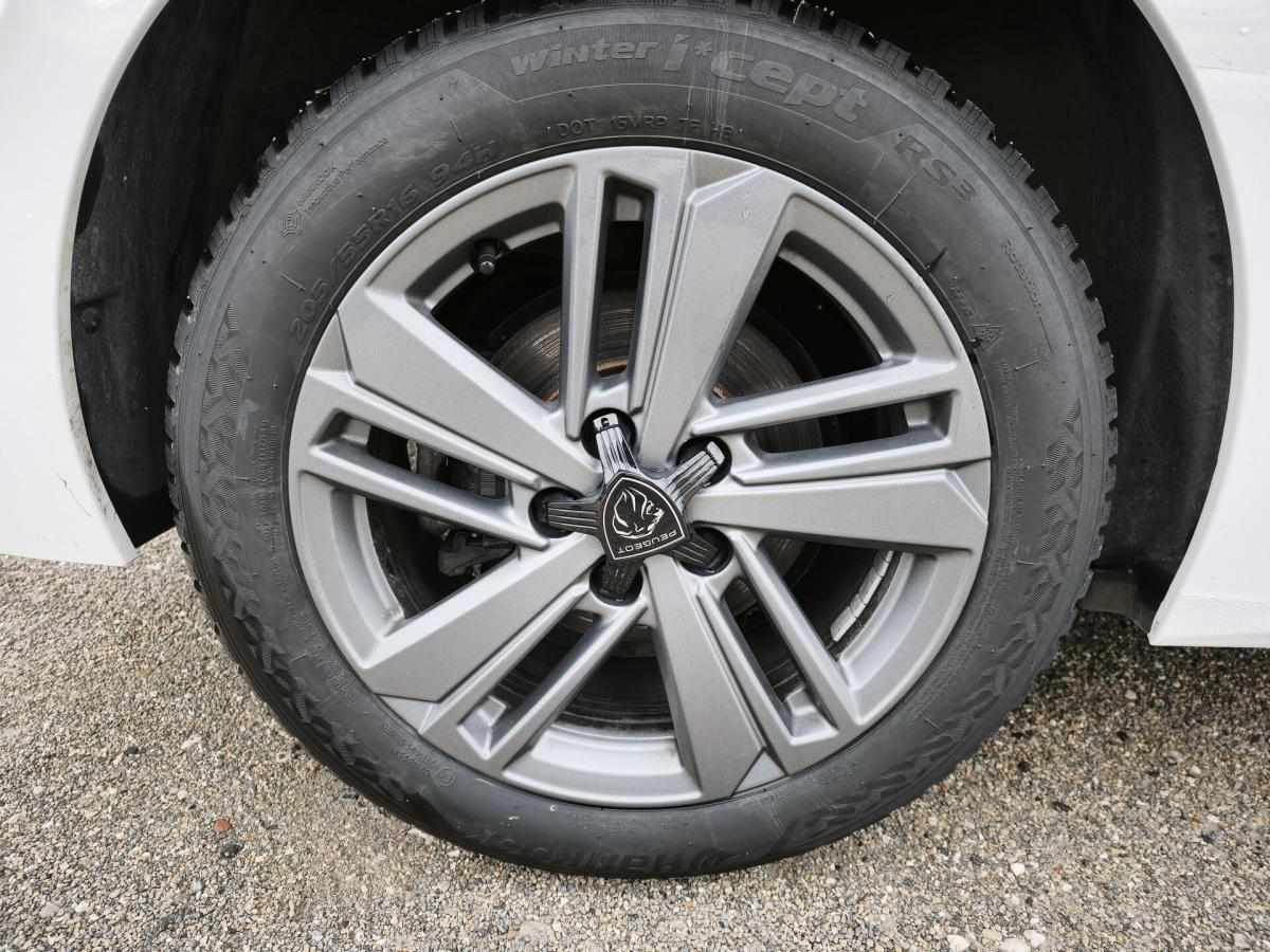 peugeot-308-2022-diesel-1499cc
