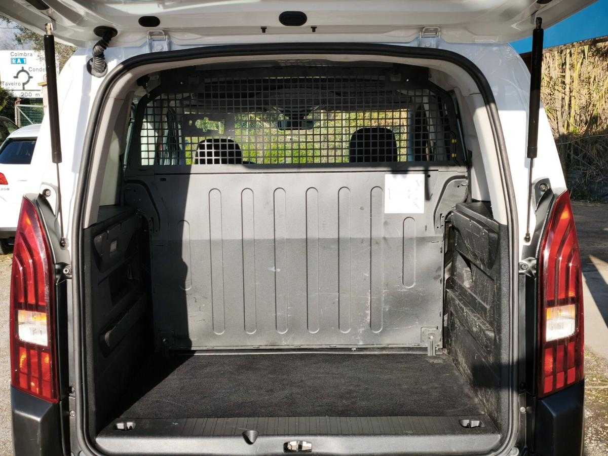 peugeot-rifter-2021-diesel-1499cc