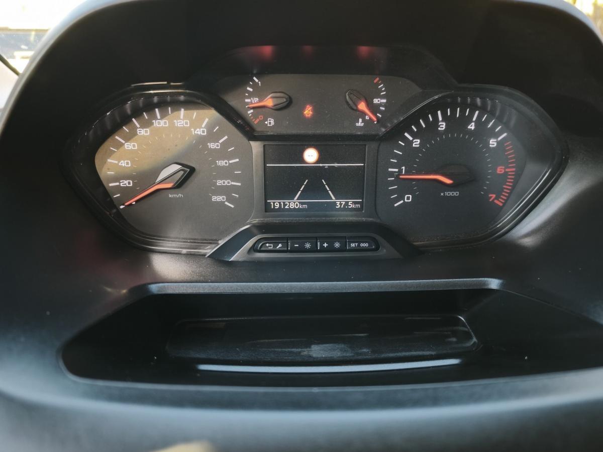 peugeot-rifter-2021-diesel-1499cc