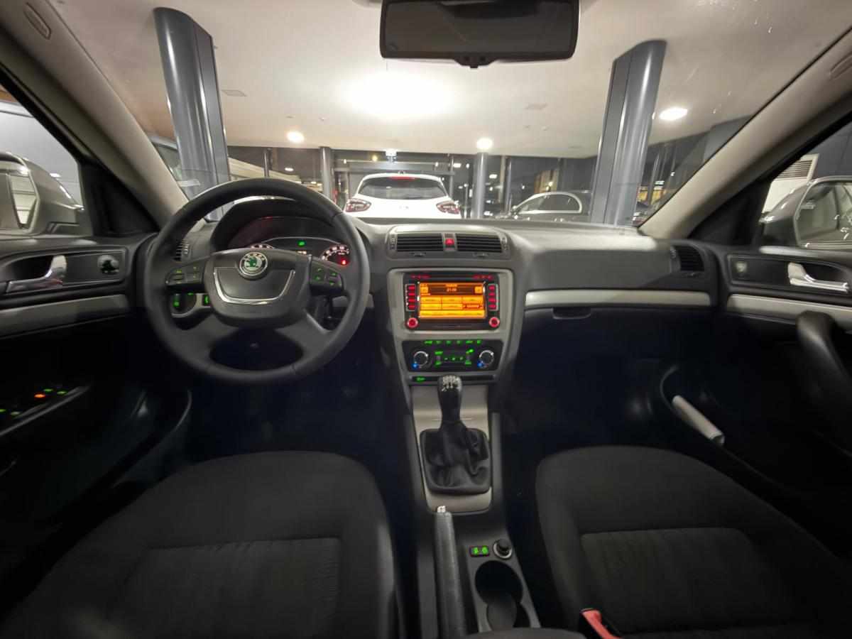 skoda-octavia-1-6-tdi-2011-diesel-1598cc