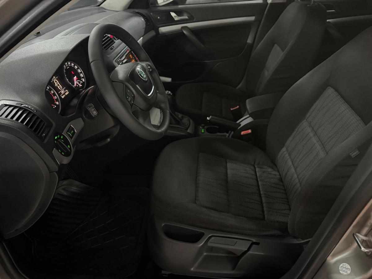 skoda-octavia-1-6-tdi-2011-diesel-1598cc
