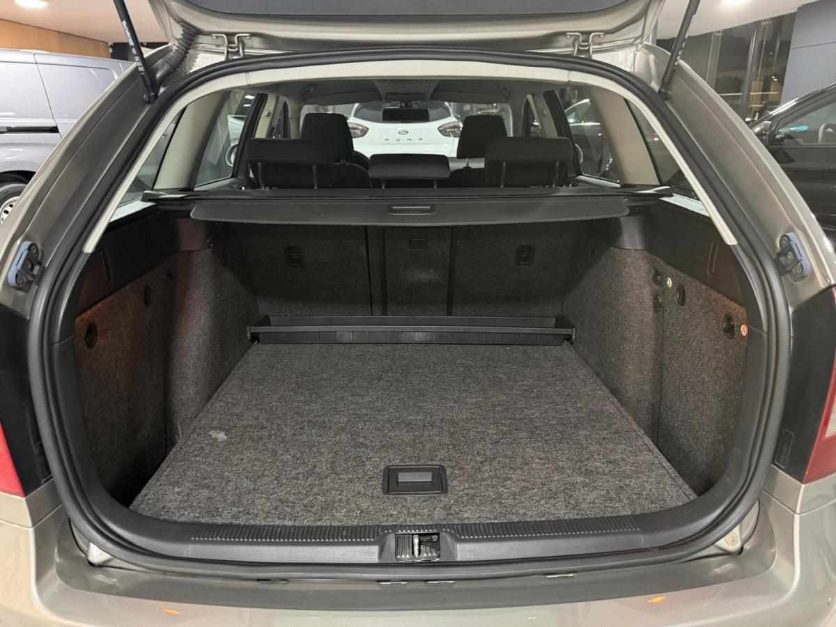 skoda-octavia-1-6-tdi-2011-diesel-1598cc