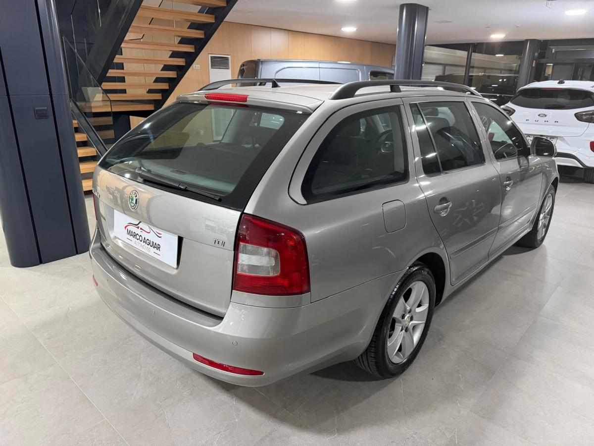 skoda-octavia-1-6-tdi-2011-diesel-1598cc
