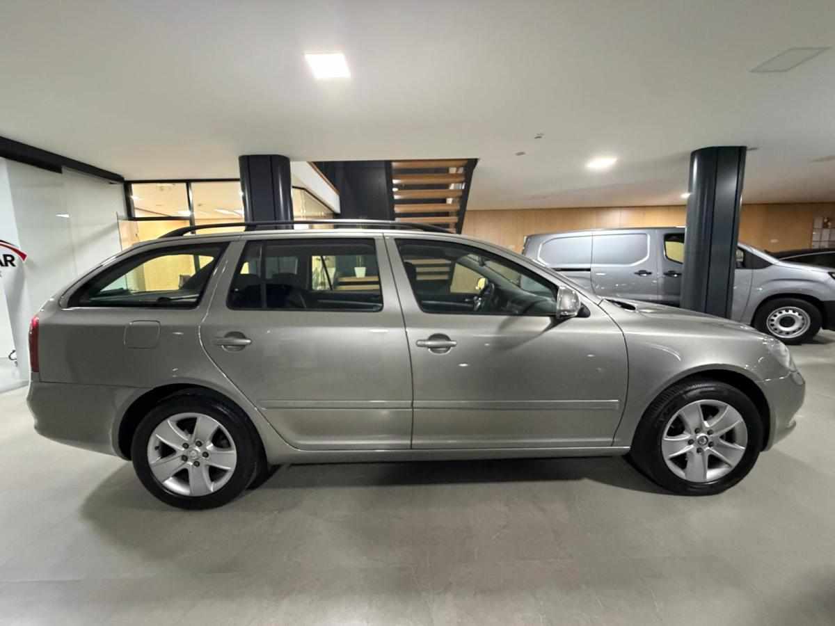 skoda-octavia-1-6-tdi-2011-diesel-1598cc