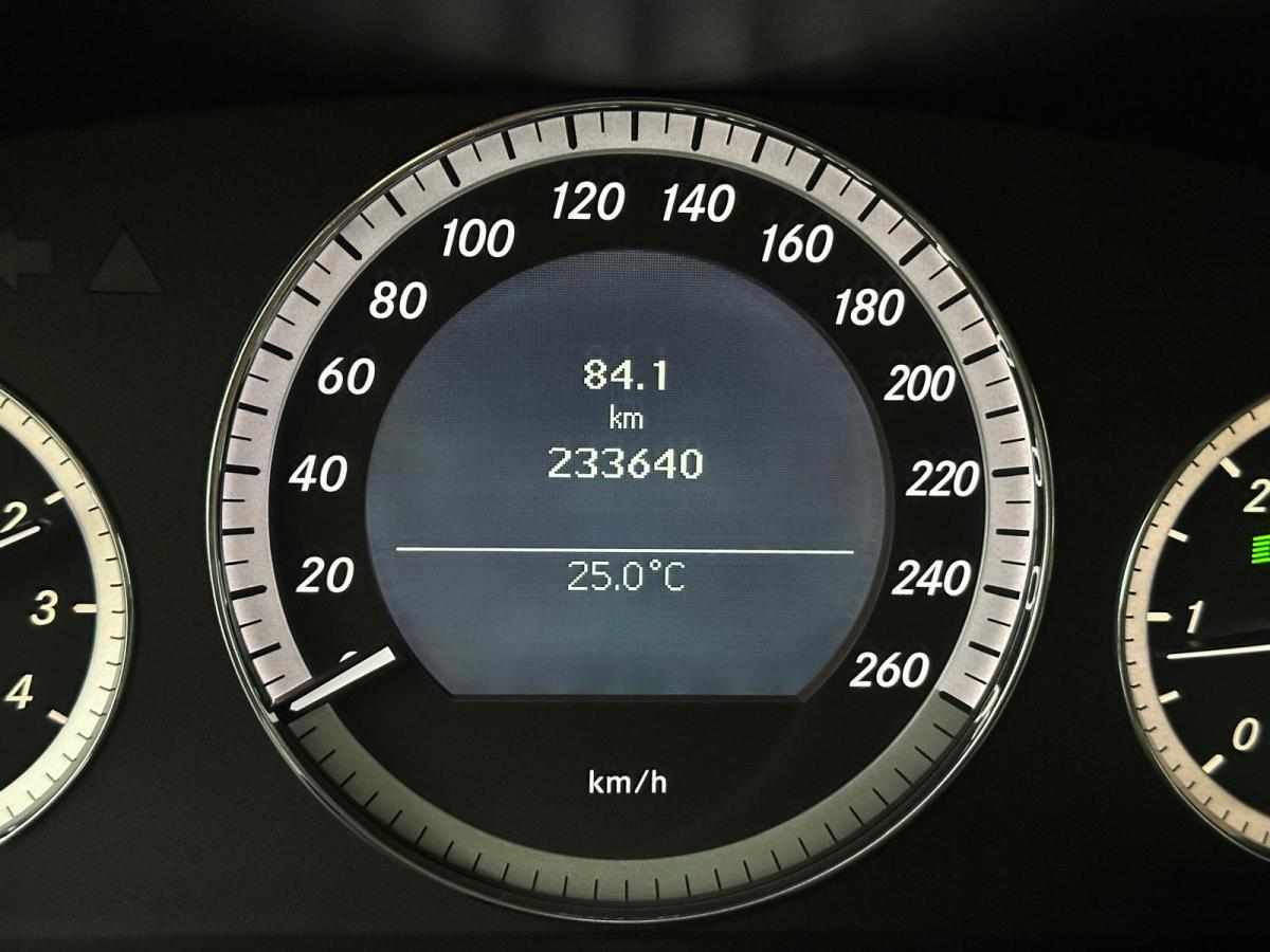 mercedes-benz-classe-e-e-220-cdi-blueefficiency-2009-diesel-2143cc