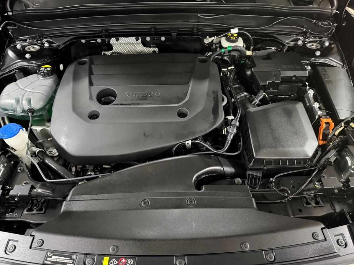 volvo-xc40-b3-2025-gasolina-1969cc