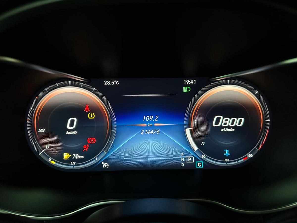 mercedes-benz-glc-300-d-2-0-4matic-2019-diesel-1950cc