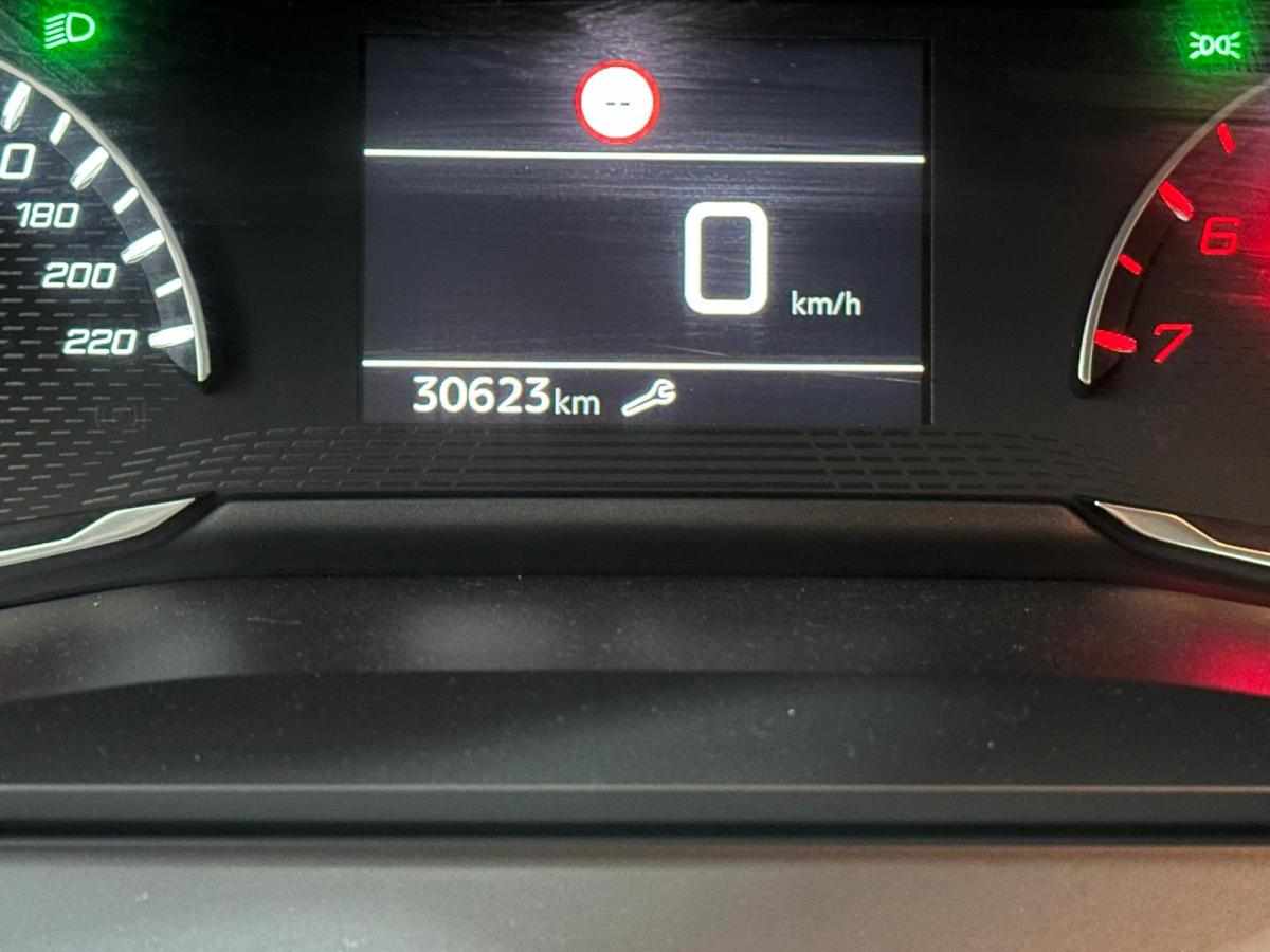 peugeot-208-1-2-puretech-2022-gasolina-1199cc