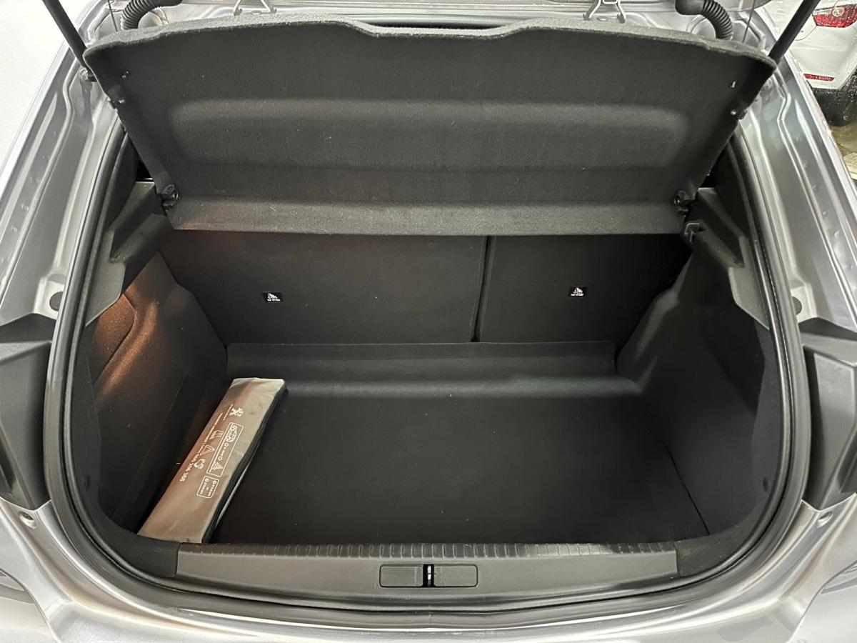 peugeot-208-1-2-puretech-2022-gasolina-1199cc