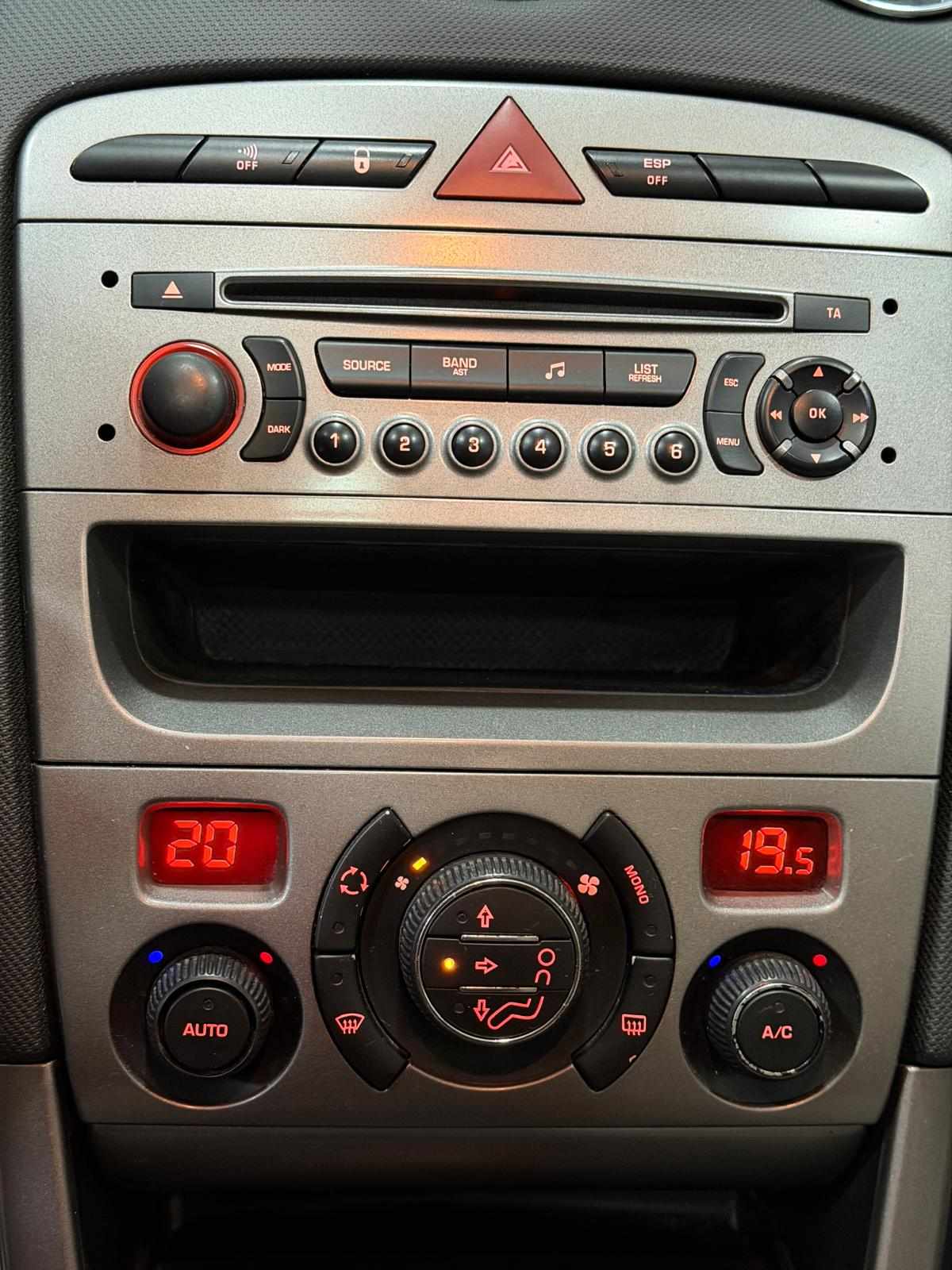 peugeot-308-1-6-e-hdi-fap-2012-diesel-1560cc