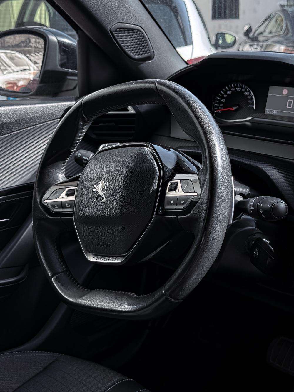 peugeot-2008-2023-diesel-1499cc