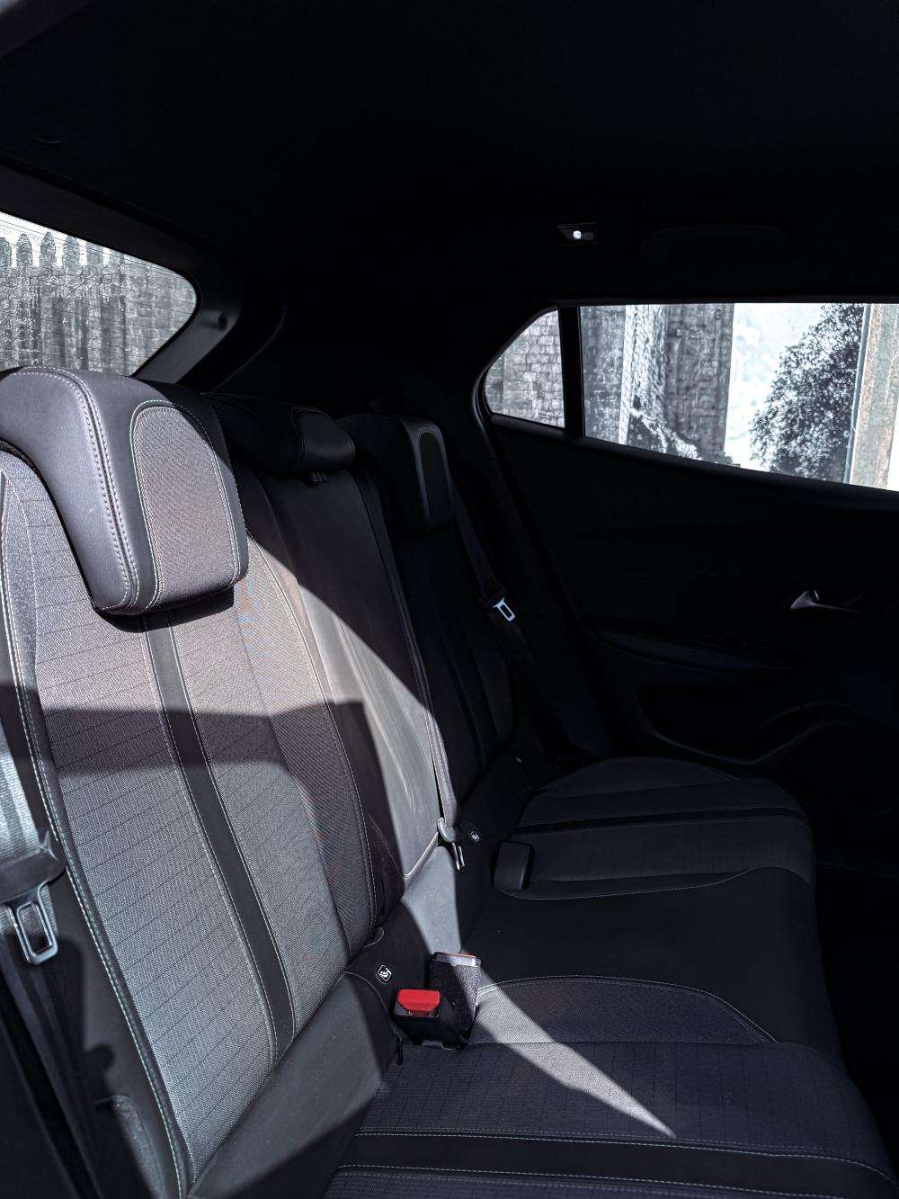 peugeot-2008-2023-diesel-1499cc