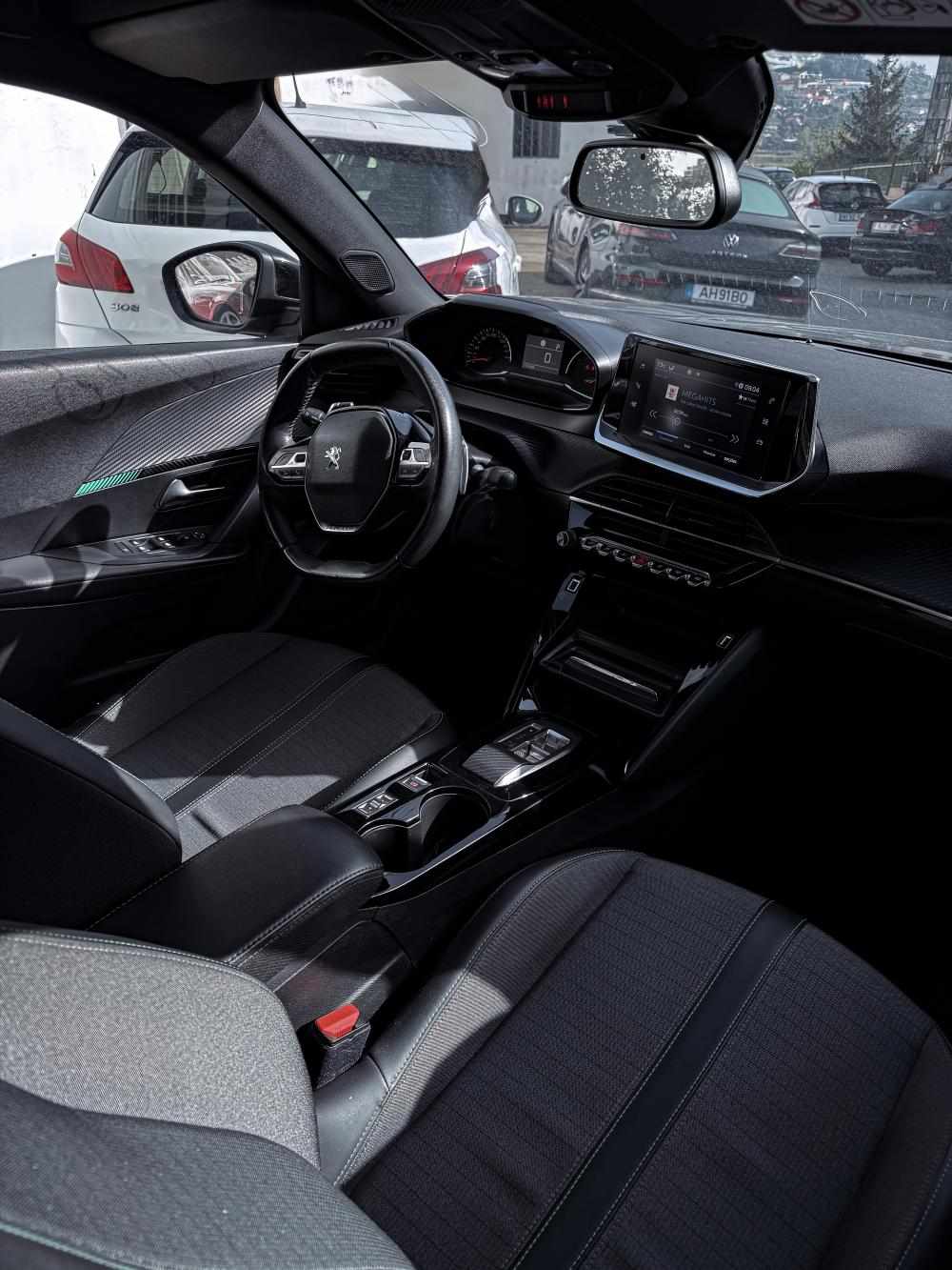 peugeot-2008-2023-diesel-1499cc