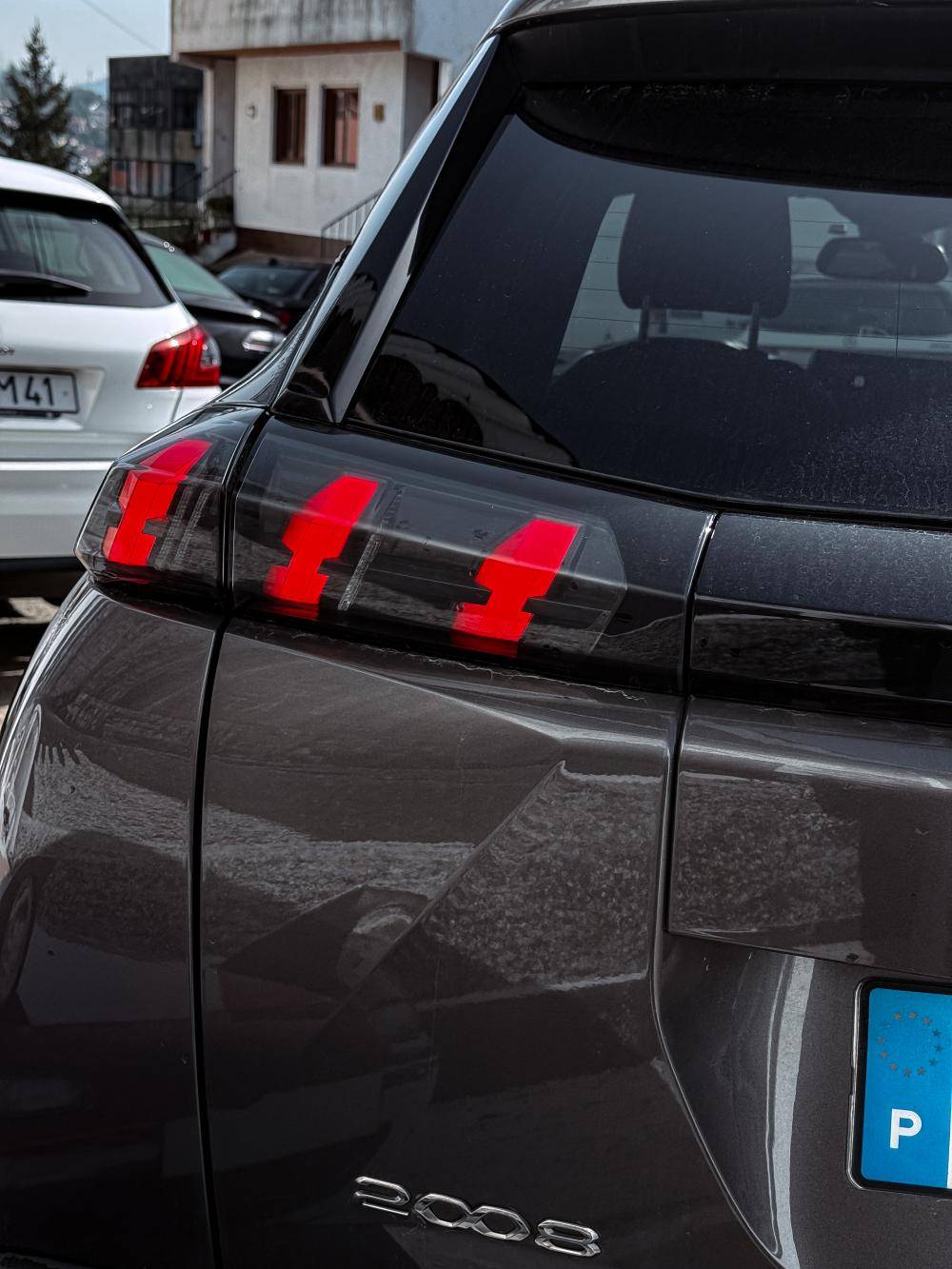 peugeot-2008-2023-diesel-1499cc
