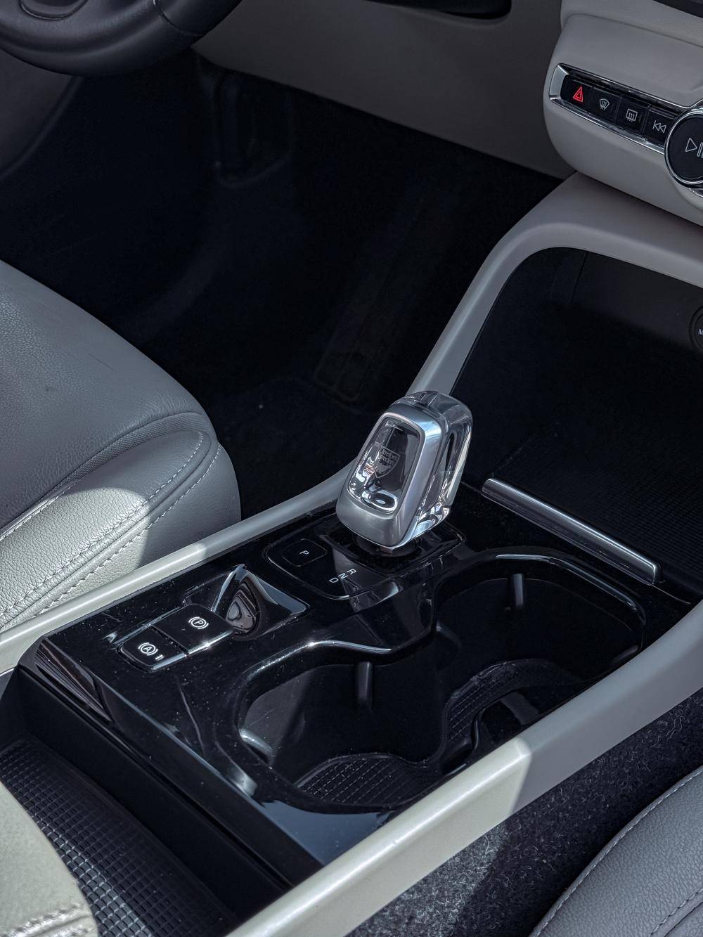 volvo-xc40-2021-hibrido-a-gasolina-1477cc