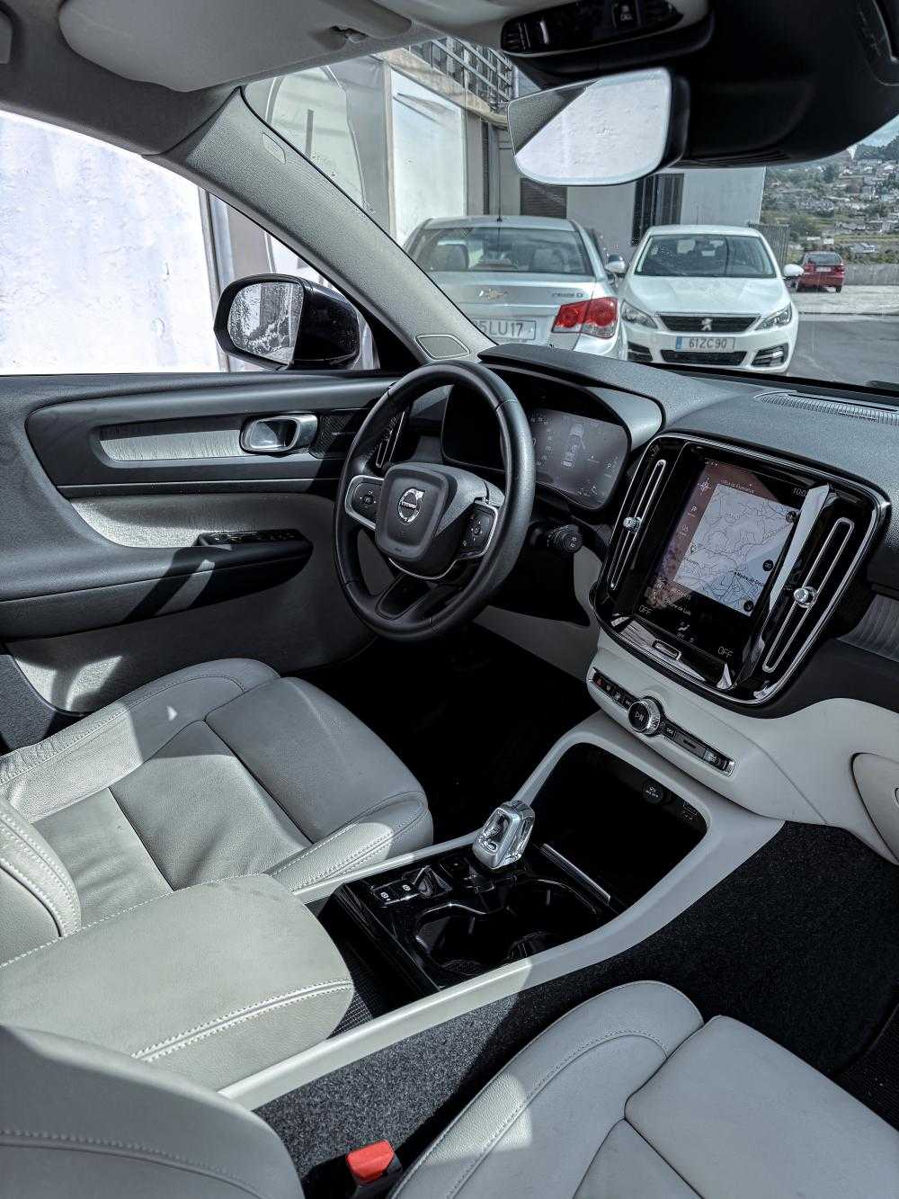 volvo-xc40-2021-hibrido-a-gasolina-1477cc
