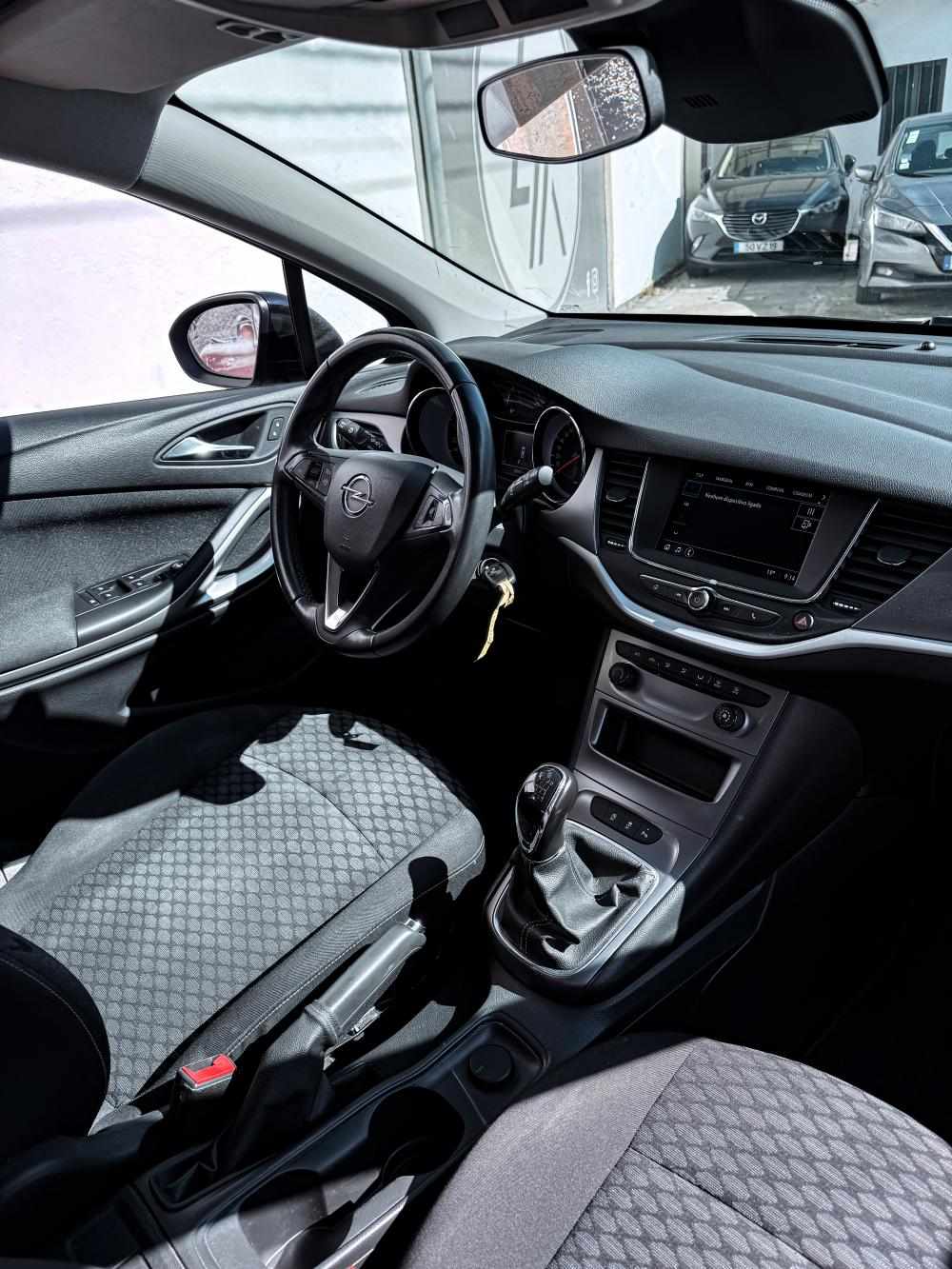 opel-astra-2021-diesel-1496cc