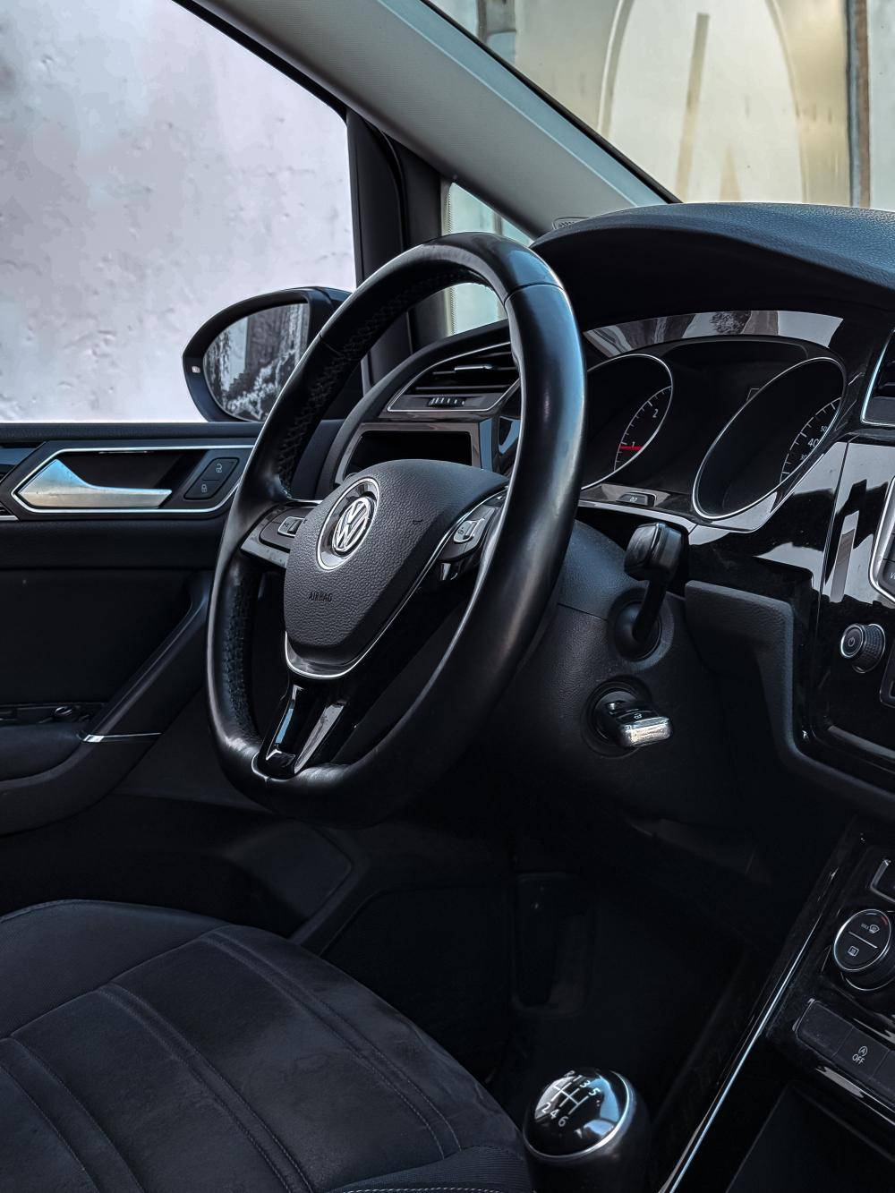 volkswagen-touran-2016-diesel-1968cc