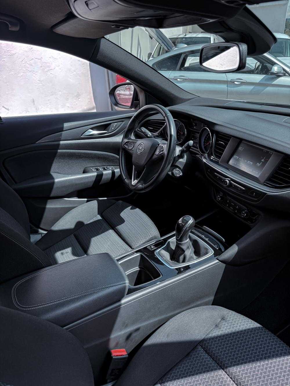 opel-insignia-sports-tourer-2021-diesel-1496cc