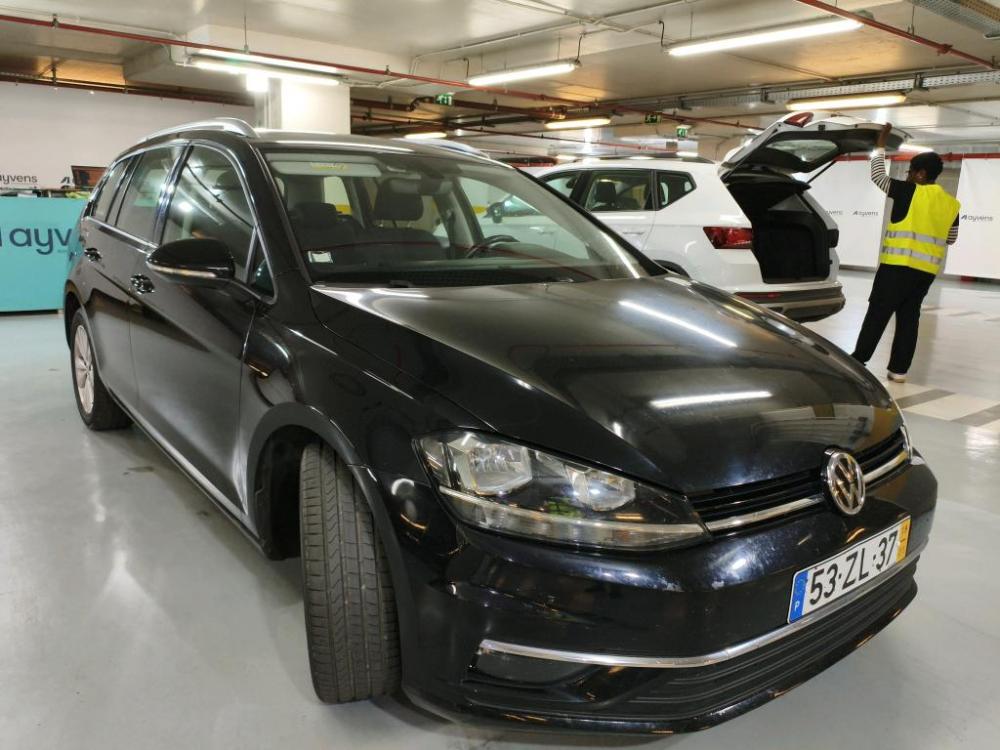 volkswagen-golf-variant-2019-diesel-1598cc