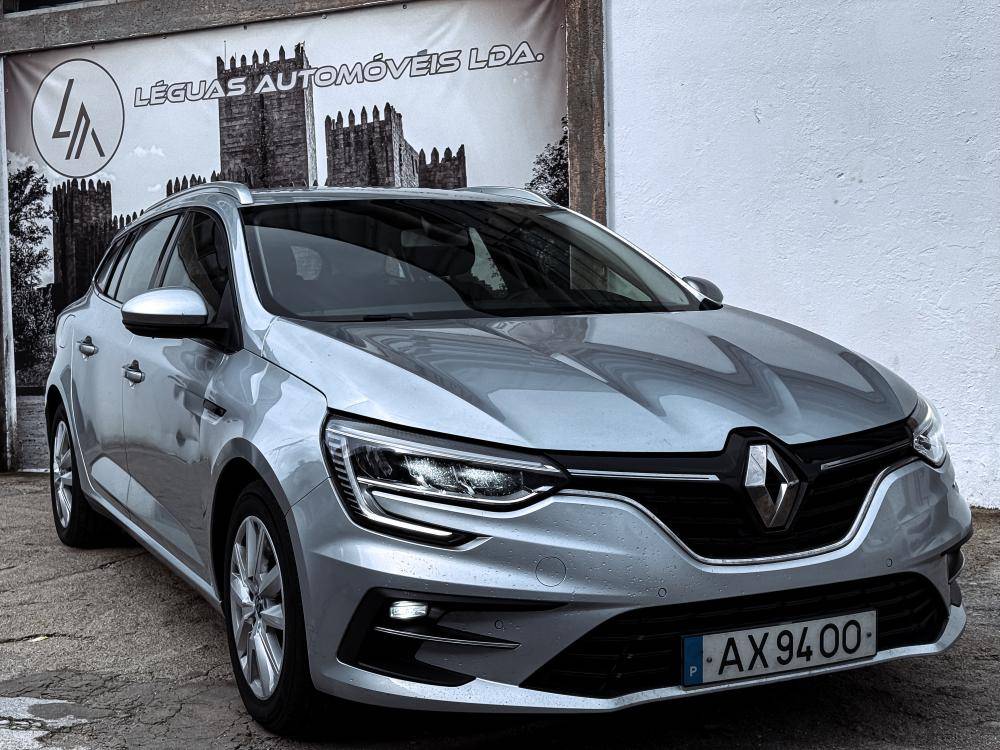 renault-megane-sport-tourer-2023-hibrido-a-gasolina-1598cc
