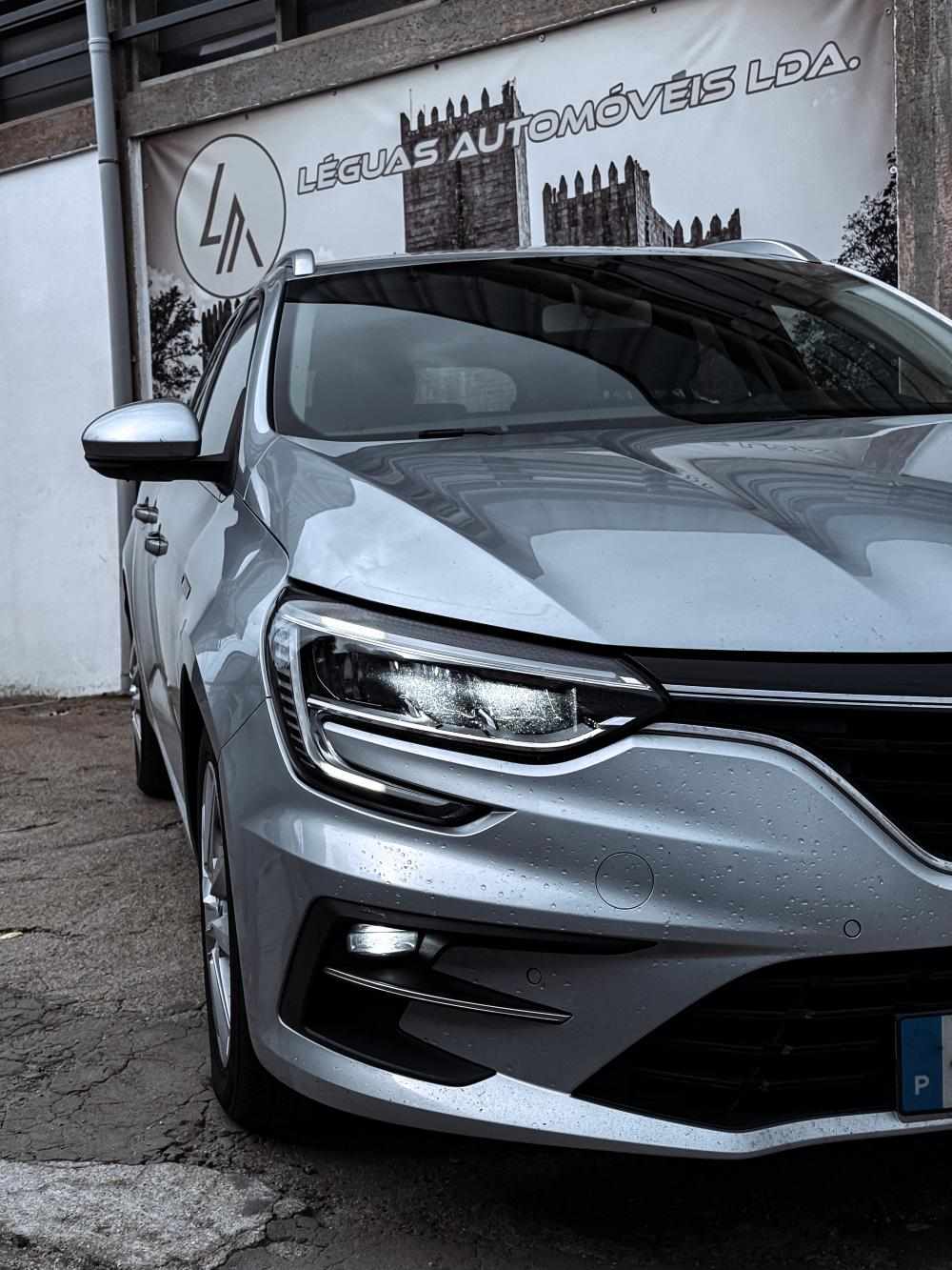 renault-megane-sport-tourer-2023-hibrido-a-gasolina-1598cc
