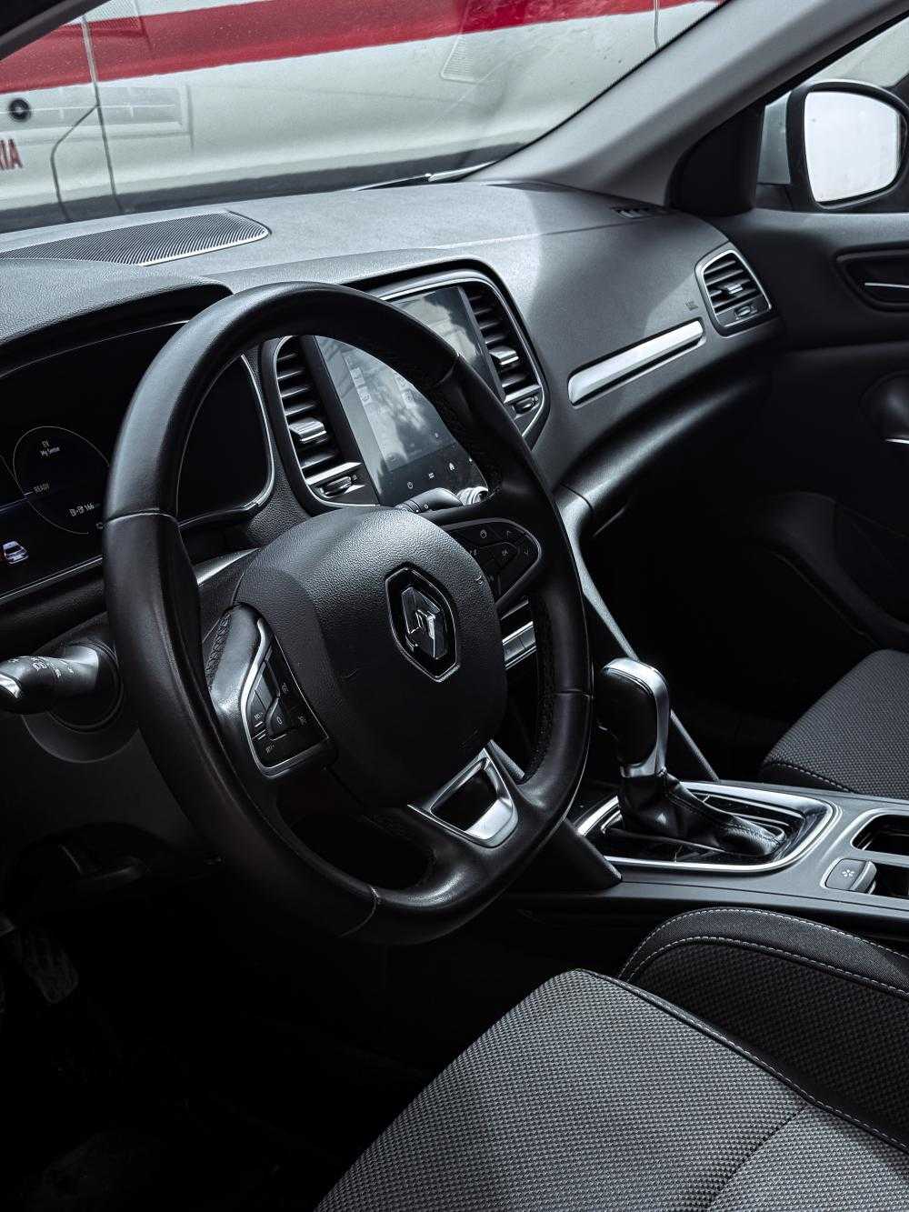 renault-megane-sport-tourer-2023-hibrido-a-gasolina-1598cc