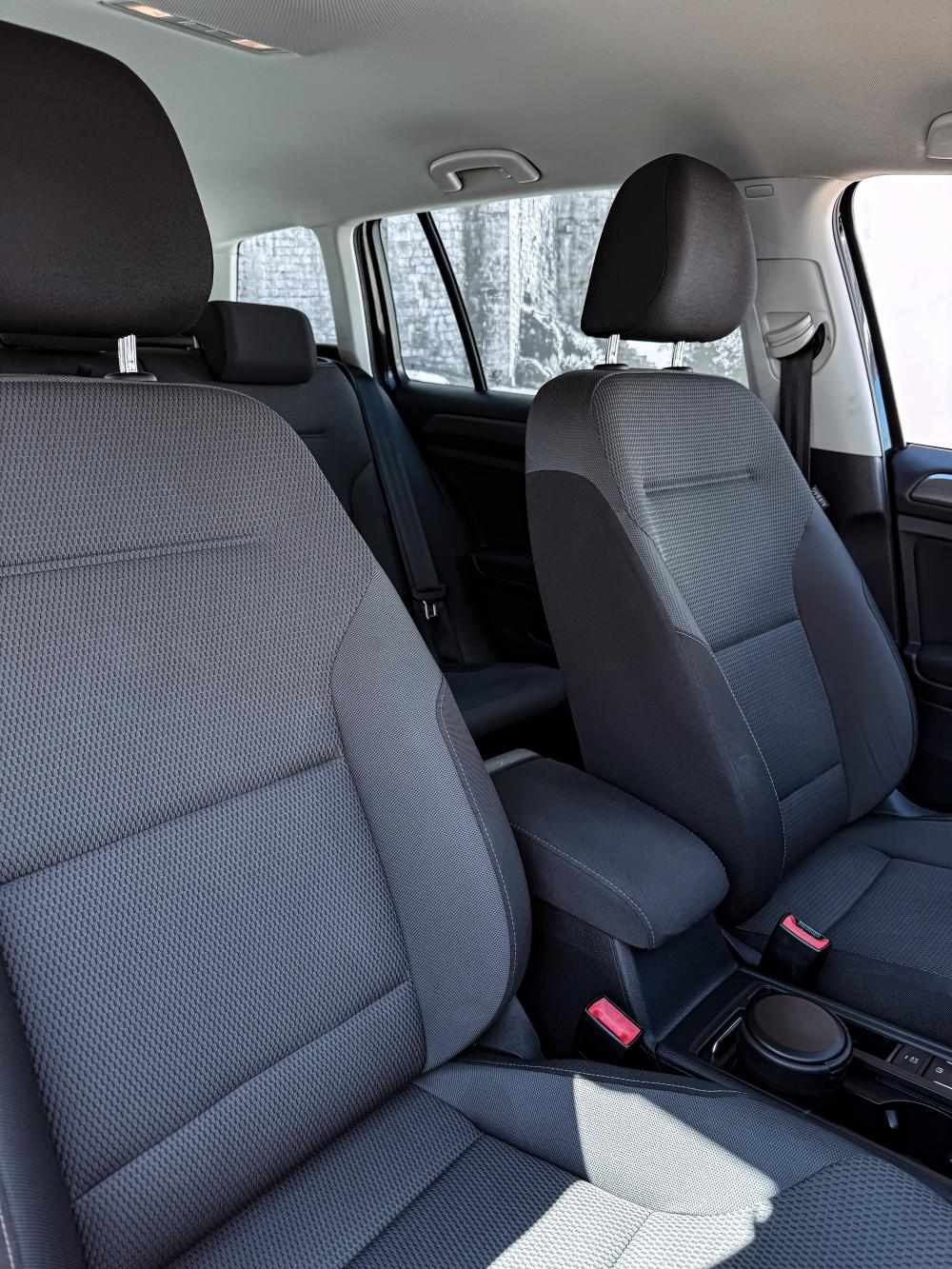 volkswagen-golf-variant-2019-diesel-1598cc