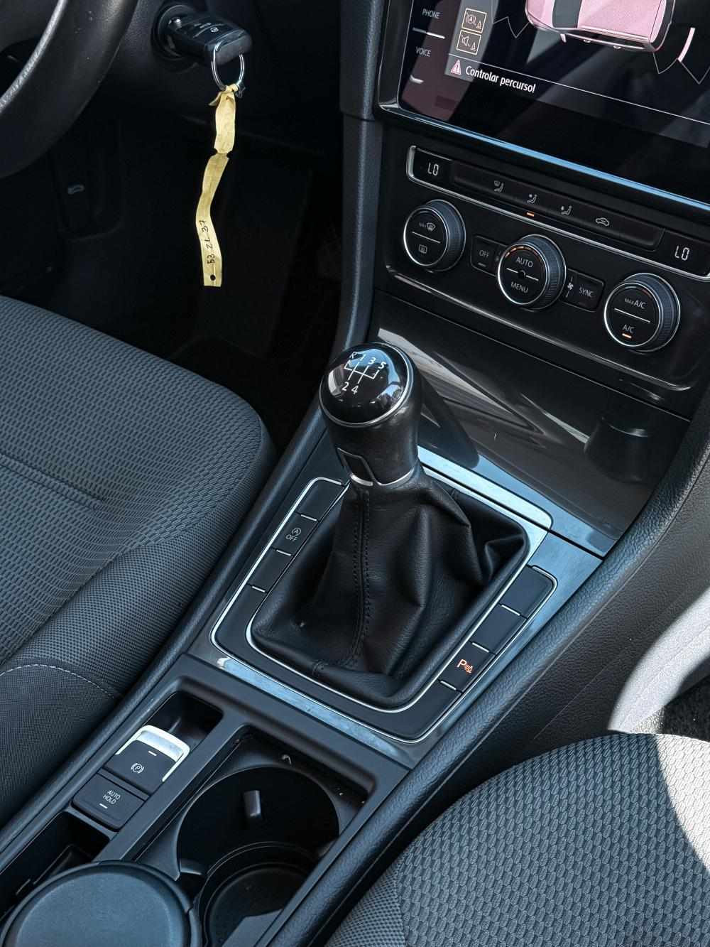volkswagen-golf-variant-2019-diesel-1598cc