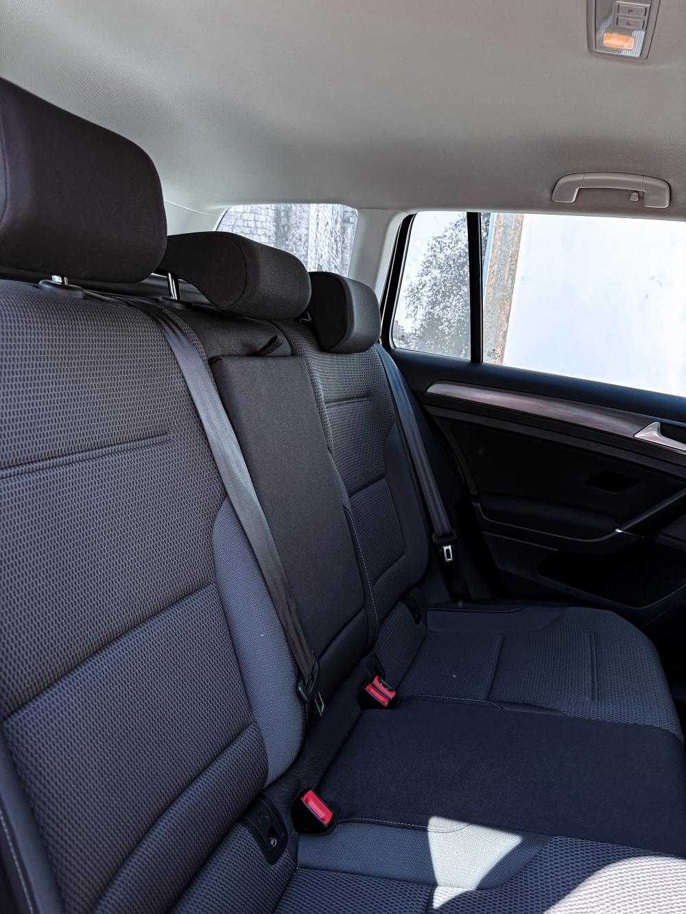 volkswagen-golf-variant-2019-diesel-1598cc