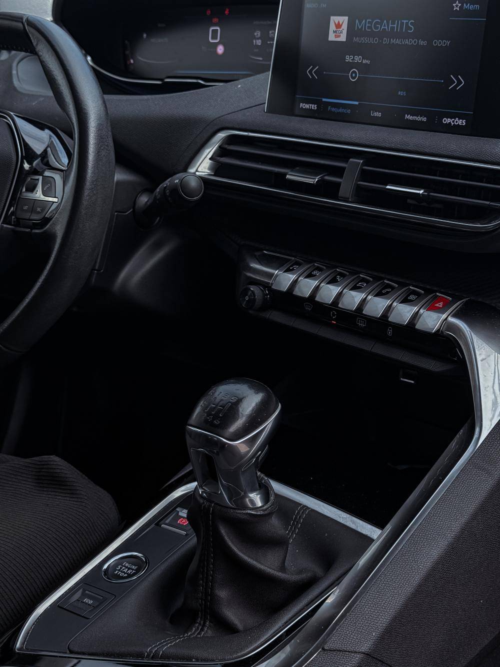 peugeot-5008-2022-diesel-1499cc