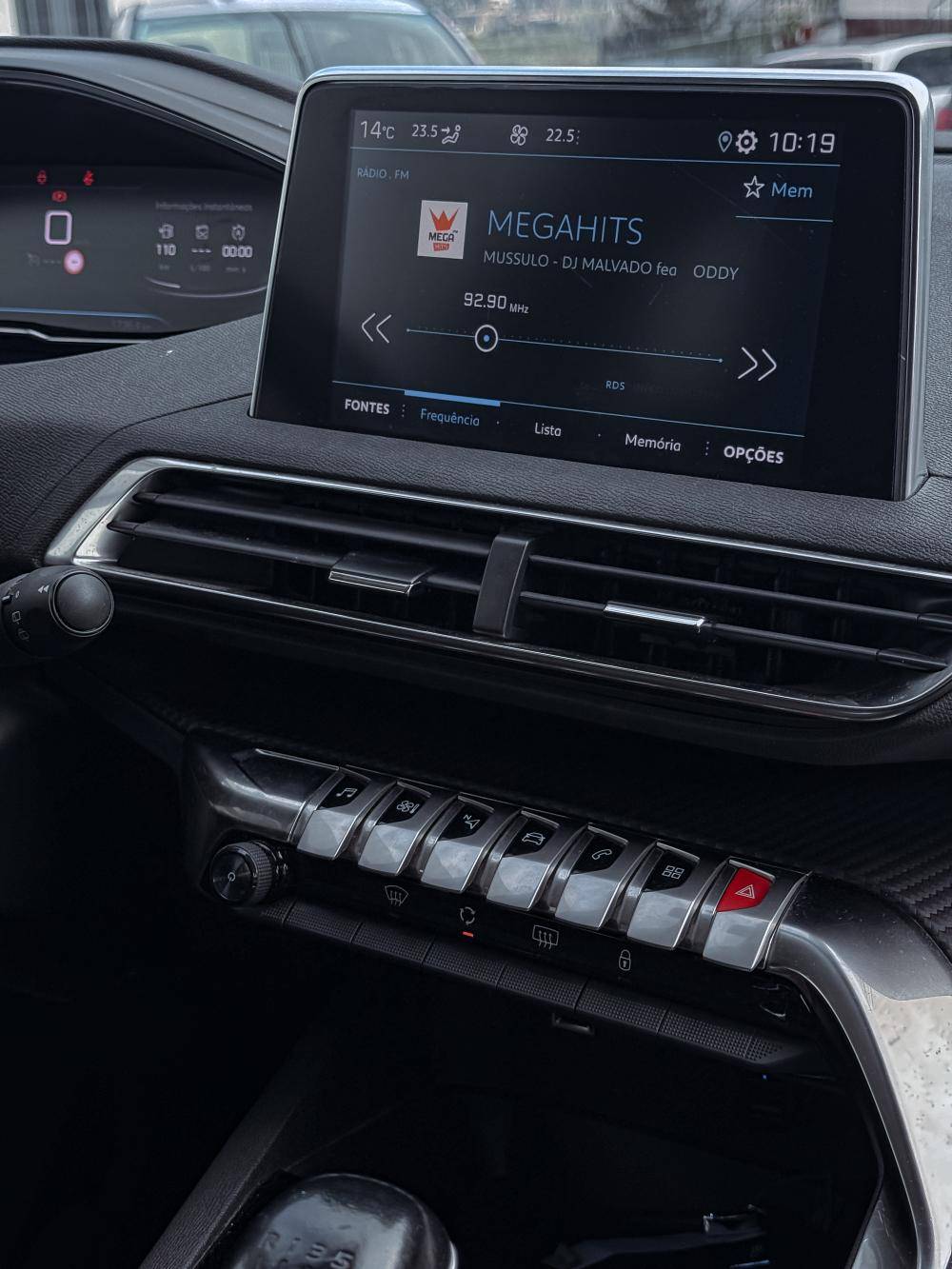peugeot-5008-2022-diesel-1499cc