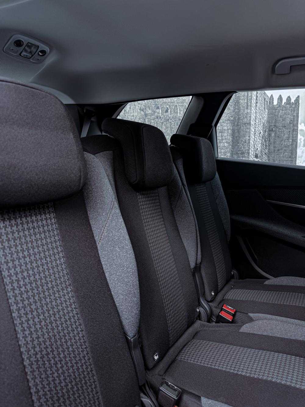 peugeot-5008-2022-diesel-1499cc