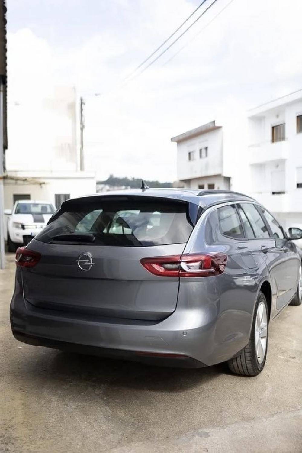 opel-insignia-sports-tourer-2019-diesel-1598cc