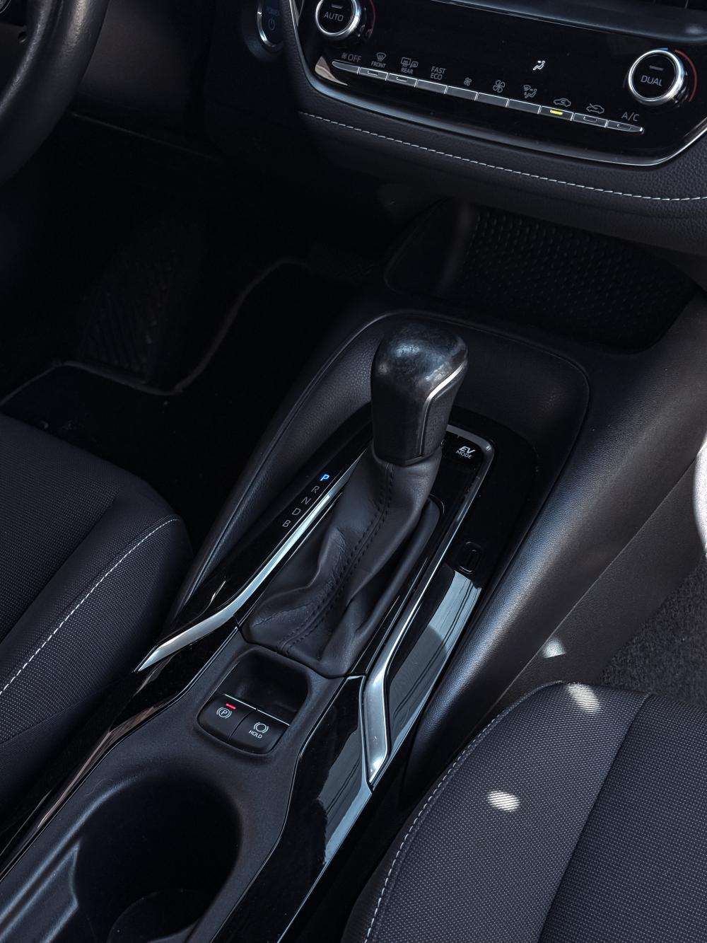 toyota-corolla-2022-hibrido-a-gasolina-1798cc