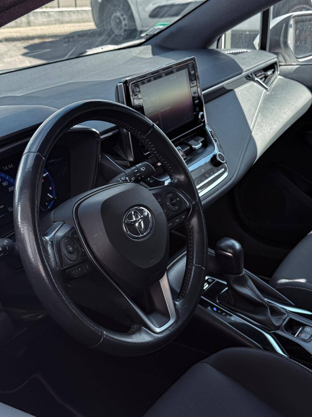 toyota-corolla-2022-hibrido-a-gasolina-1798cc