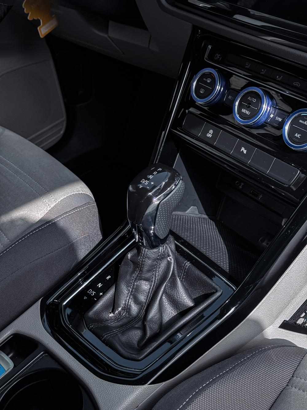 volkswagen-touran-2018-diesel-1598cc