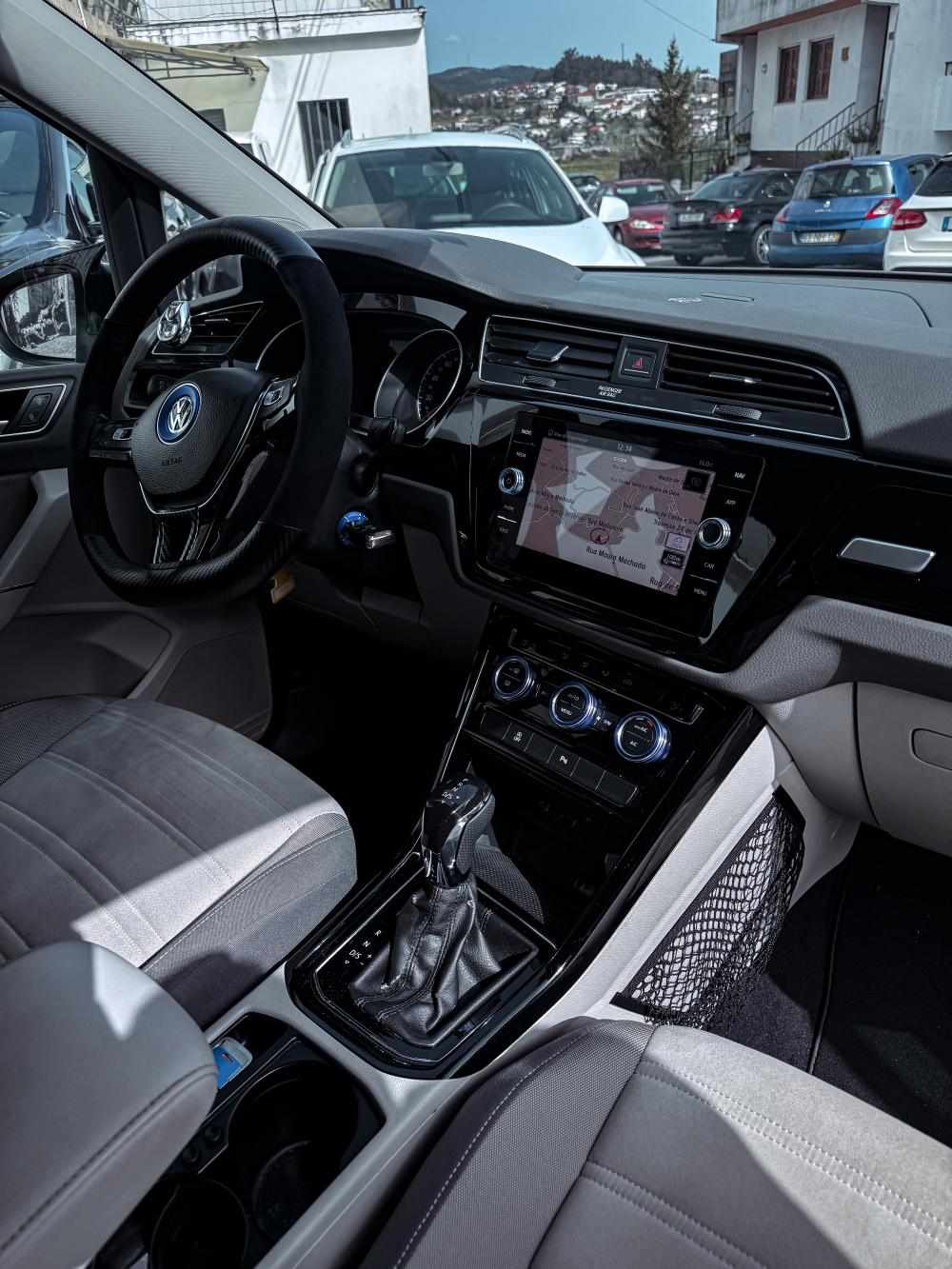 volkswagen-touran-2018-diesel-1598cc