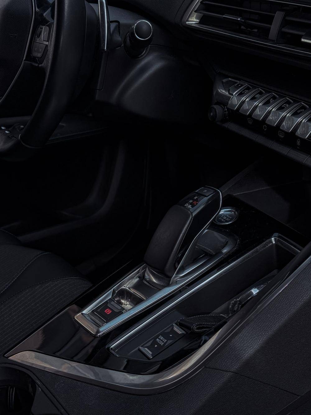 peugeot-3008-2022-hibrido-a-gasolina-1598cc
