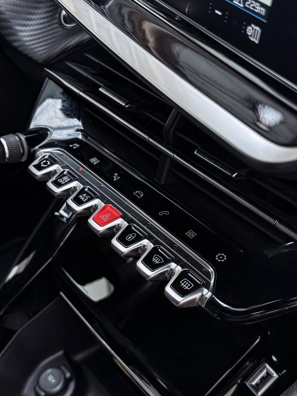 peugeot-2008-2022-diesel-1499cc