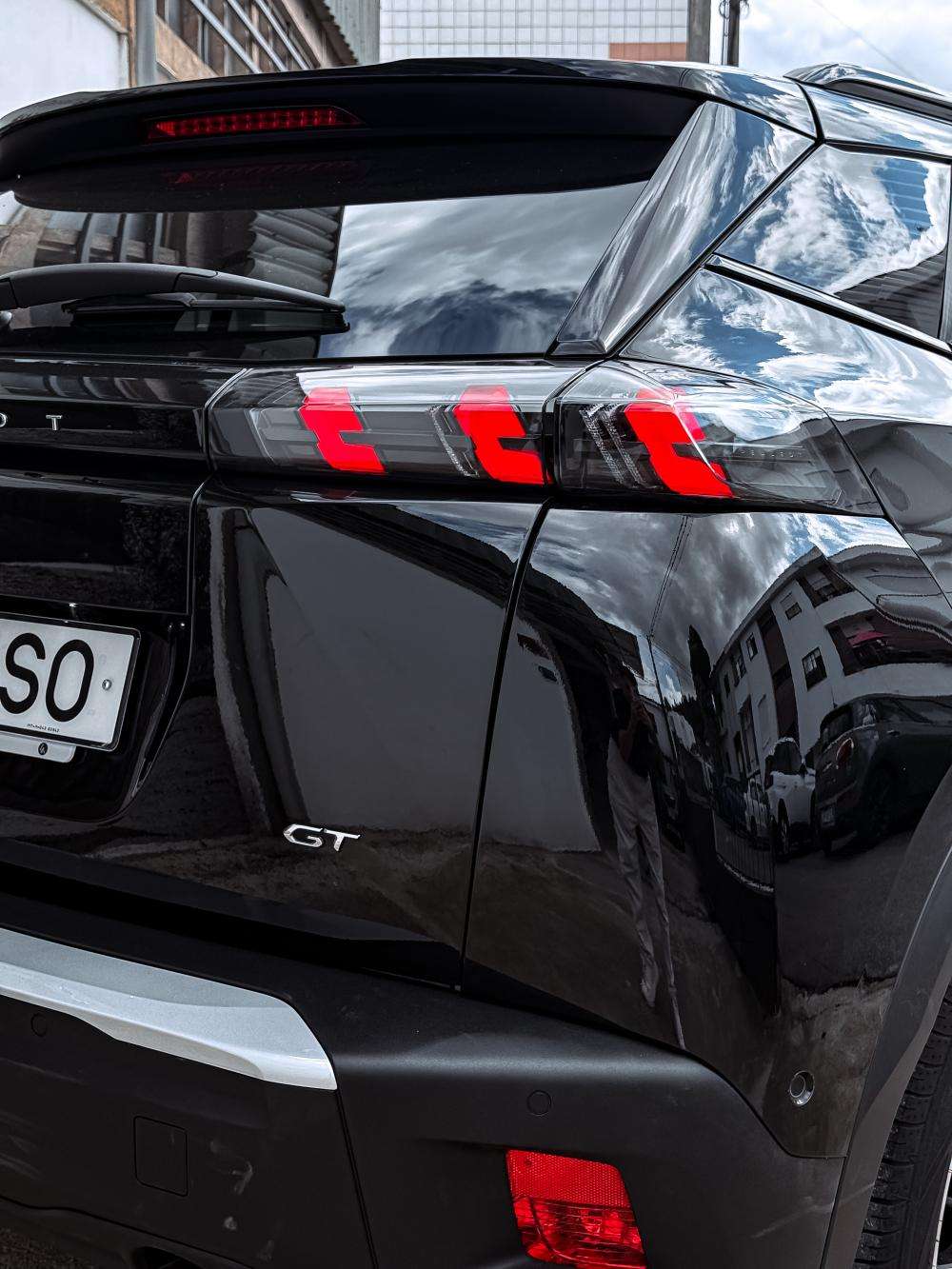 peugeot-2008-2022-diesel-1499cc