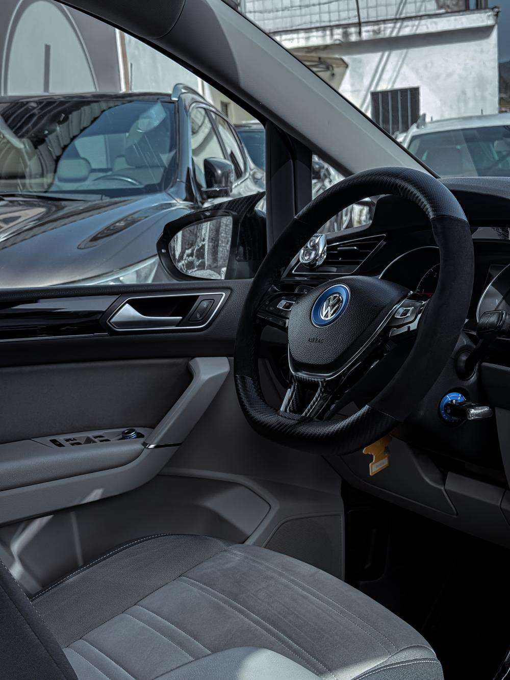 volkswagen-touran-2018-diesel-1598cc